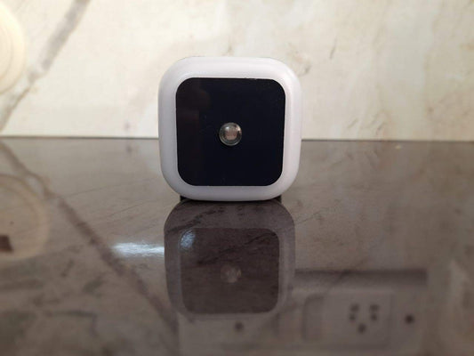 LumaSense 0.5W SmartGlow Night Lamp with Auto-Sensor Technology